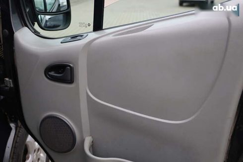 Renault Trafic 2009 - фото 23