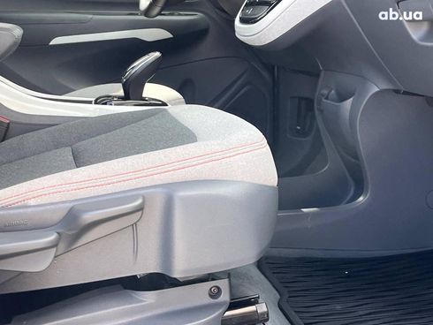 Chevrolet Bolt 2020 белый - фото 19