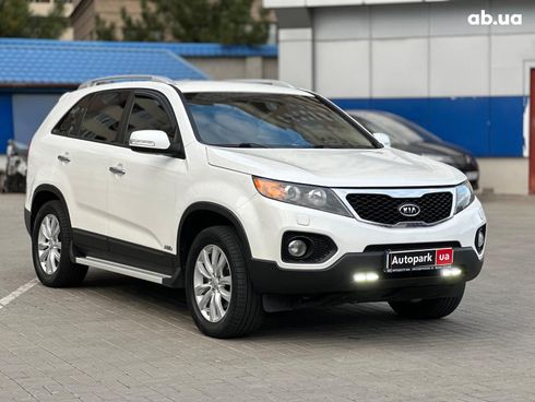 Kia Sorento 2011 белый - фото 9