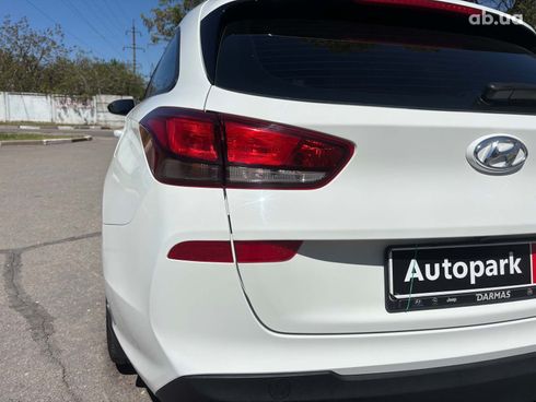 Hyundai i30 2017 белый - фото 13