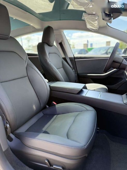 Tesla Model 3 2024 - фото 25