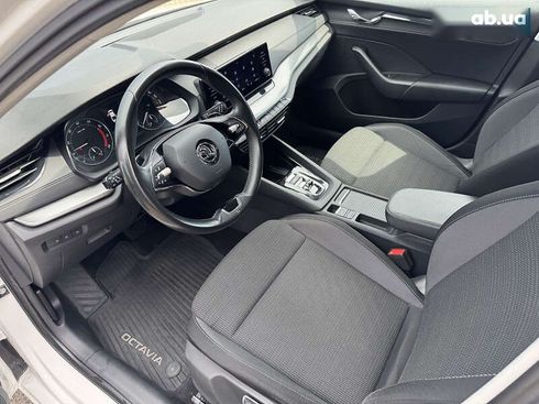 Skoda Octavia 2020 - фото 15