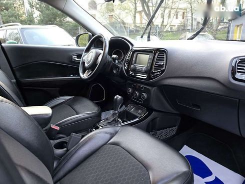 Jeep Compass 2018 - фото 10
