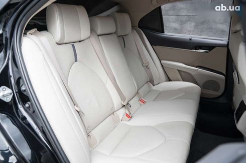 Toyota Camry 2021 - фото 25