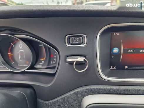 Volvo V40 2018 - фото 27