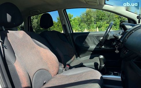 Nissan Note 2010 - фото 9