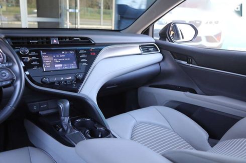 Toyota Camry 2018 - фото 12