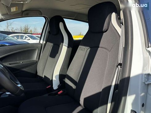 Renault Zoe 2020 - фото 19