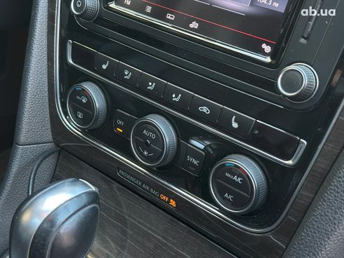Volkswagen Passat 2016 черный - фото 29