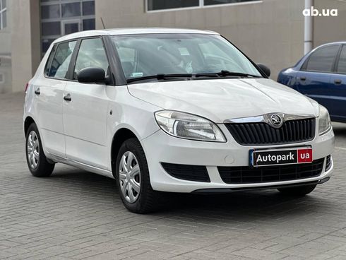 Skoda Fabia 2014 белый - фото 3