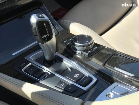 BMW 5 серия 2015 черный - фото 40