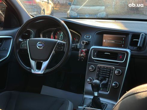 Volvo V60 2013 синий - фото 39