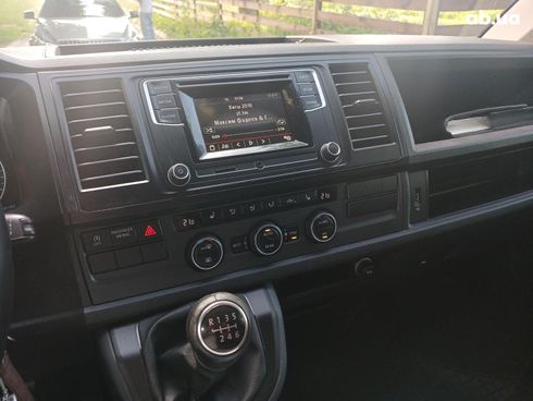 Volkswagen Caravelle 2017 синий - фото 16