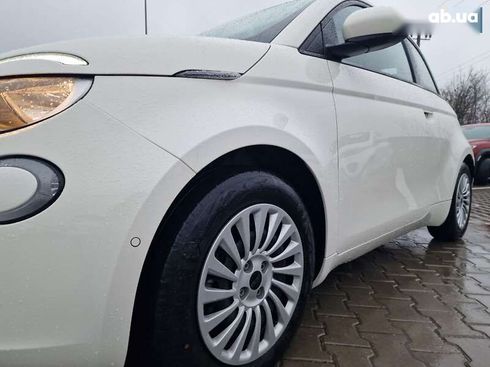 Fiat 500E 2023 - фото 8