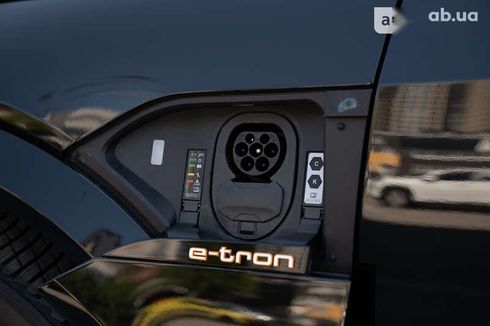 Audi e-tron S 2021 - фото 11