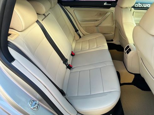 Volkswagen Jetta 2013 бежевый - фото 15