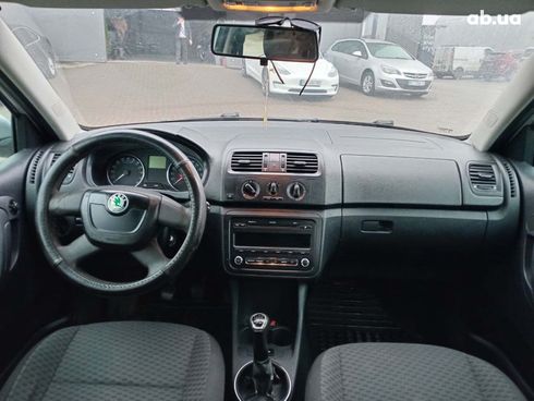 Skoda Fabia 2011 серый - фото 20