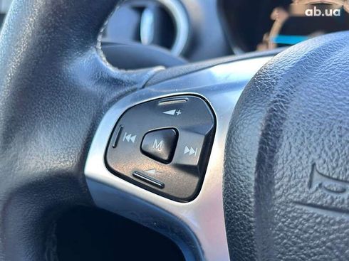 Ford Fiesta 2016 - фото 22