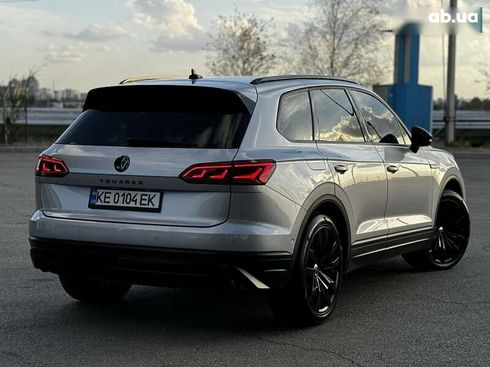 Volkswagen Touareg 2022 - фото 8