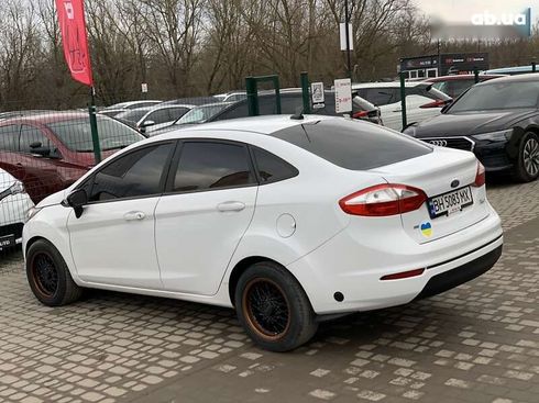 Ford Fiesta 2015 - фото 19