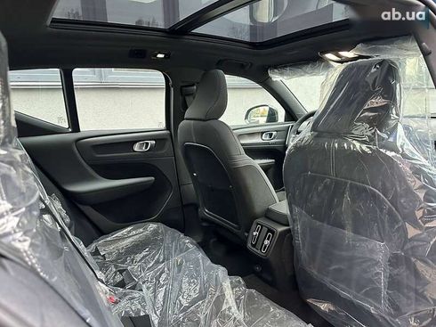 Volvo XC40 2023 - фото 17