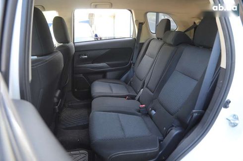 Mitsubishi Outlander 2016 - фото 6