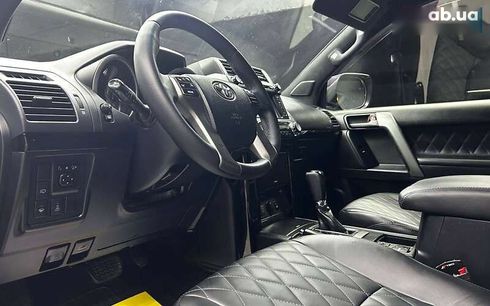 Toyota Land Cruiser Prado 2015 - фото 8