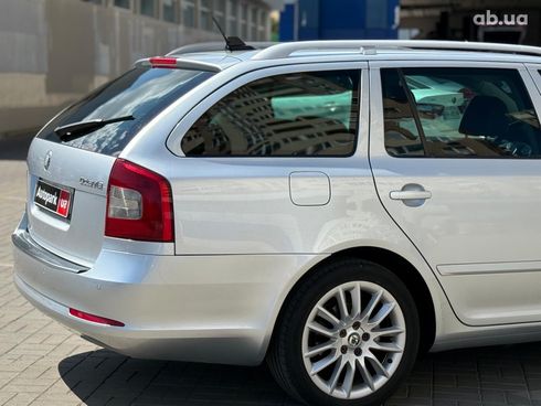 Skoda Octavia 2010 серый - фото 7