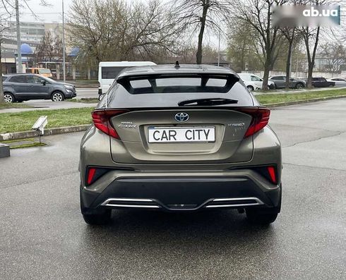Toyota C-HR 2022 - фото 6