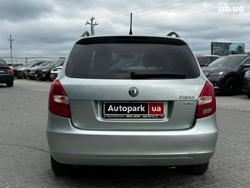 Skoda Fabia 2012 серый - фото 7