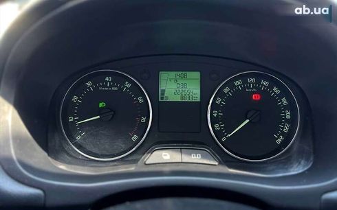 Skoda Fabia 2010 - фото 12