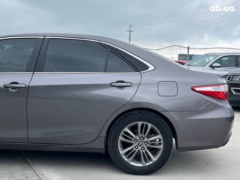 Toyota Camry 2016 серый - фото 3