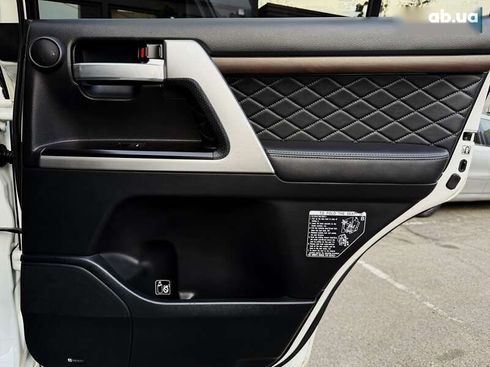 Toyota Land Cruiser 2017 - фото 30