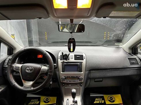 Toyota Avensis 2010 - фото 7