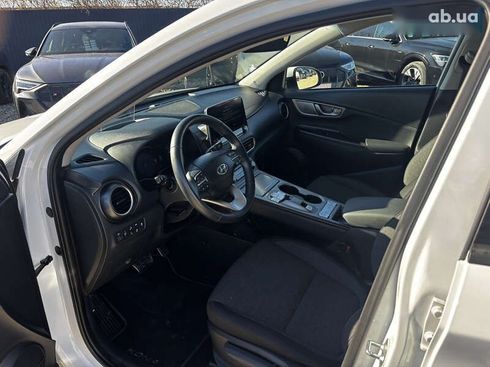 Hyundai Kona 2021 - фото 24