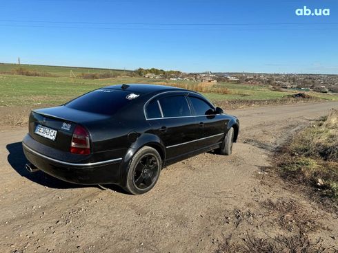 Skoda Superb 2005 черный - фото 3