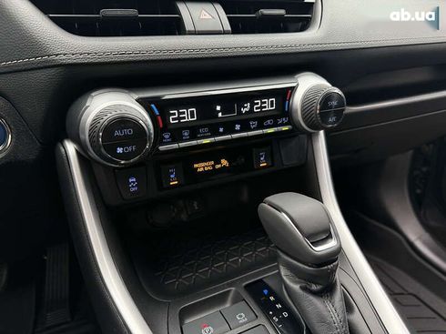 Toyota RAV4 2020 - фото 30