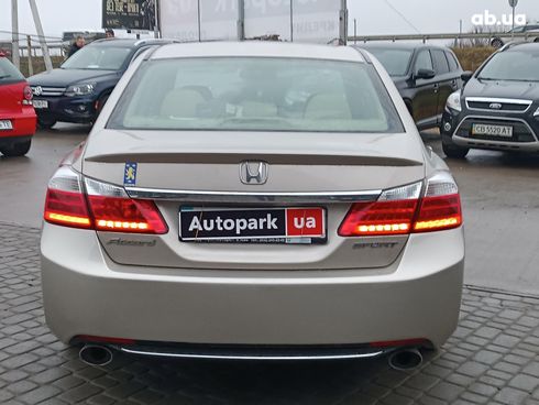 Honda Accord 2013 бежевый - фото 7