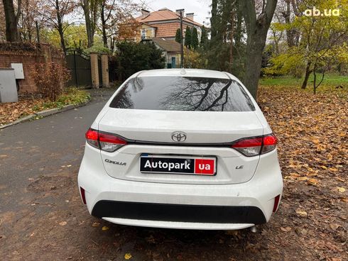 Toyota Corolla 2021 белый - фото 6