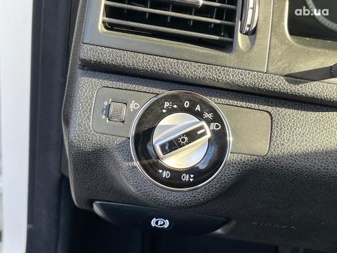Mercedes-Benz C-Класс 2010 белый - фото 20