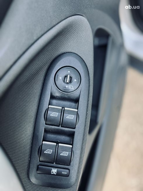 Ford Kuga 2011 серебристый - фото 10