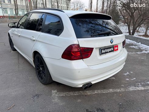 BMW 3 серия 2010 белый - фото 7