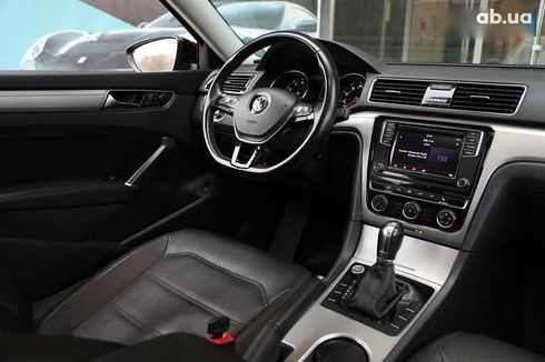 Volkswagen Passat 2018 - фото 10