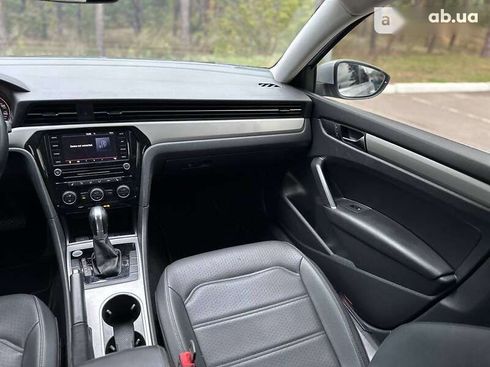 Volkswagen Passat 2019 - фото 24