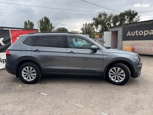 Volkswagen Tiguan 2019 серый - фото 5