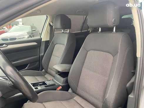 Volkswagen Passat 2018 - фото 20