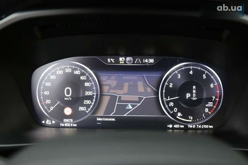 Volvo XC40 2021 - фото 17