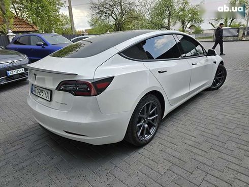 Tesla Model 3 2021 - фото 27