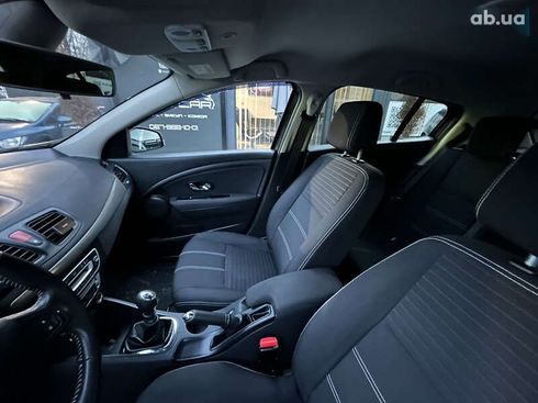 Renault Megane 2015 - фото 14