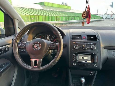 Volkswagen Touran 2012 - фото 14